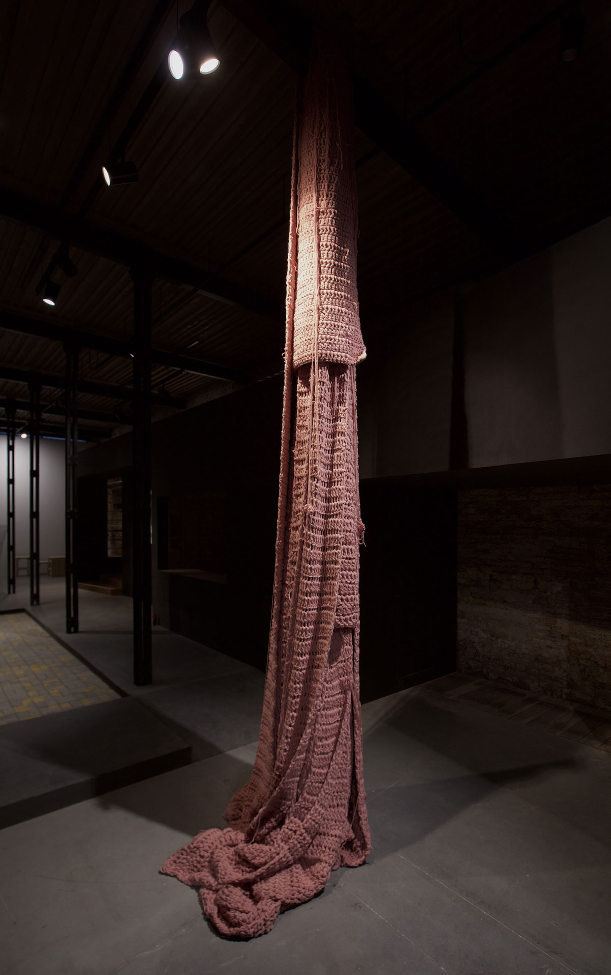 Sara Al Haddad, can't you see how i feel, 2017, crocheted yarn, variable dimensions. NPUAE, Venice Biennale. (Courtesy of National Pavilion UAE – La Biennale di Venezia)